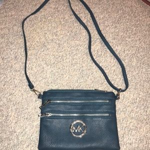 a small purse or shoulder bag
